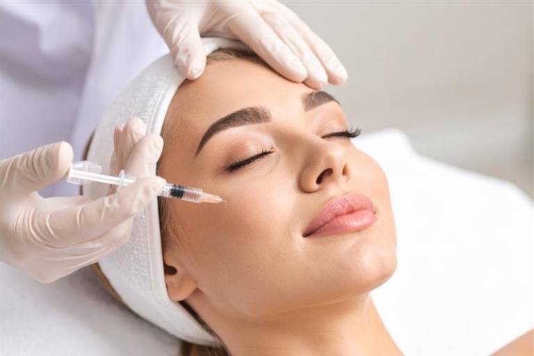 Woman receiving Botox Cosmetic in Bartlett, IL for wrinkle reduction treatment